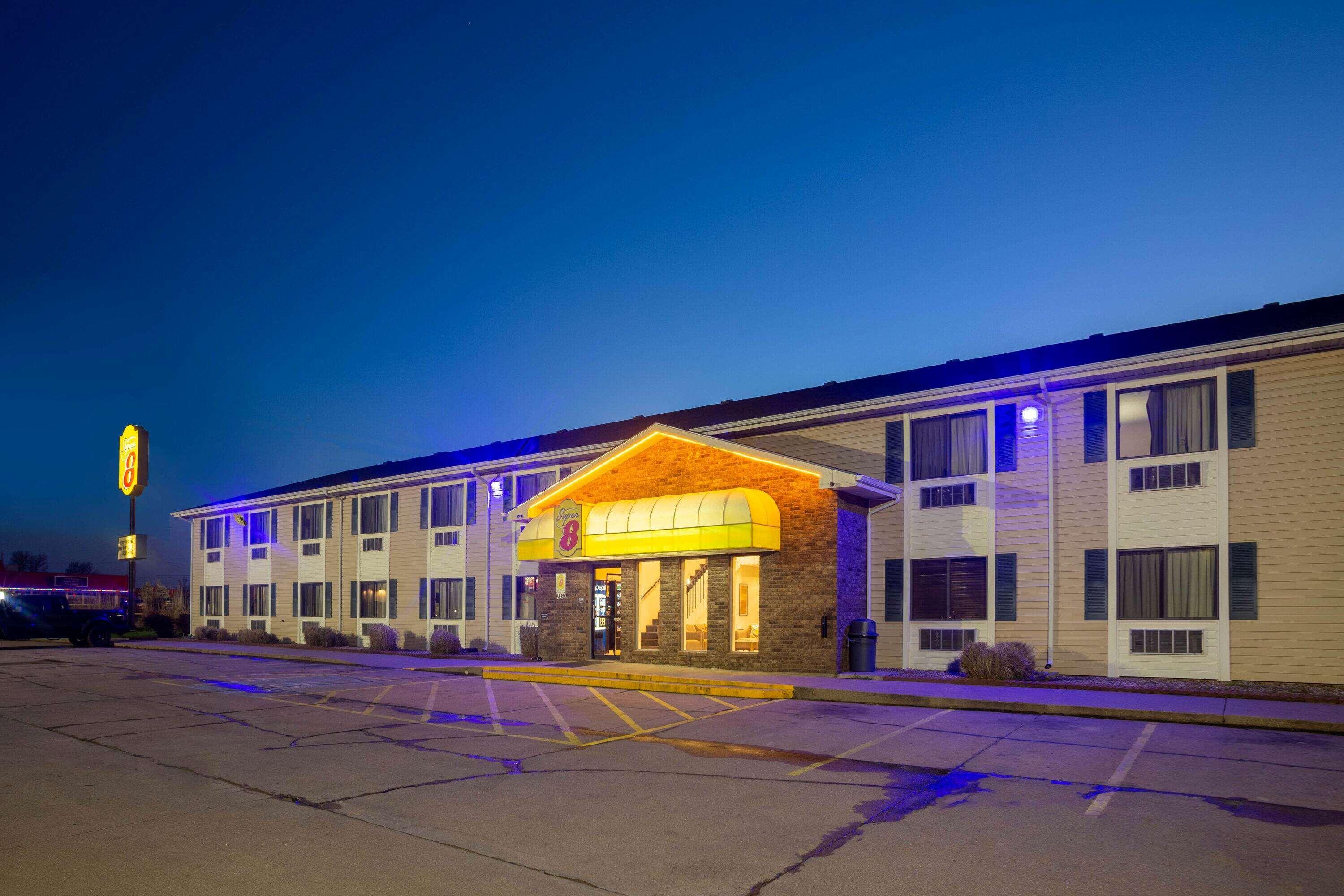 Super 8 By Wyndham El Dorado Hotel Exterior foto